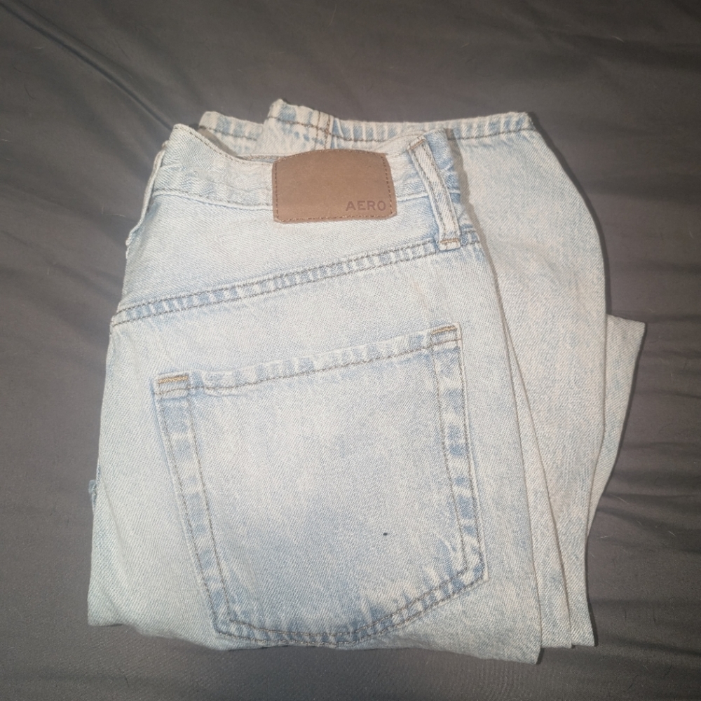 '90s Baggy Whitewash Jeans